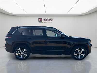 2022 Jeep Grand Cherokee, $25990. Photo 2