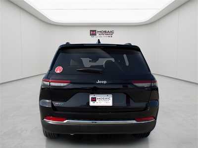 2022 Jeep Grand Cherokee, $25990. Photo 4