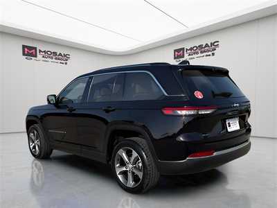 2022 Jeep Grand Cherokee, $25990. Photo 5