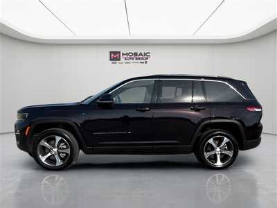 2022 Jeep Grand Cherokee, $25990. Photo 6