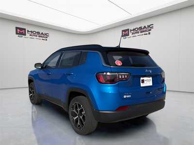 2025 Jeep Compass, $31630. Photo 5
