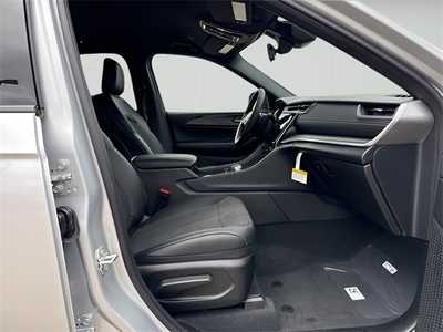 2025 Jeep Grand Cherokee, $44338. Photo 10