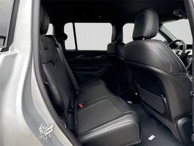 2025 Jeep Grand Cherokee, $44338. Photo 11