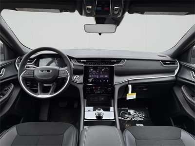 2025 Jeep Grand Cherokee, $44338. Photo 12