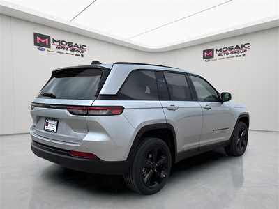 2025 Jeep Grand Cherokee, $44338. Photo 3