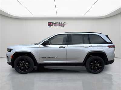 2025 Jeep Grand Cherokee, $44338. Photo 6