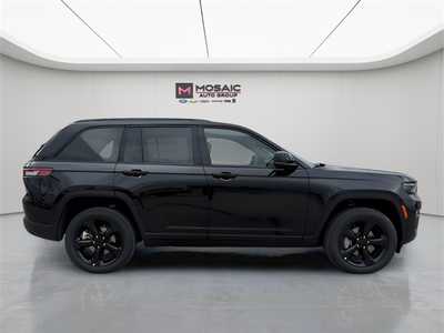 2025 Jeep Grand Cherokee, $48082. Photo 2