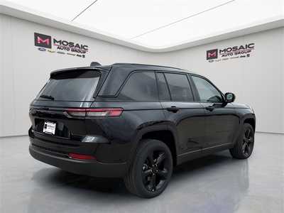 2025 Jeep Grand Cherokee, $48082. Photo 3