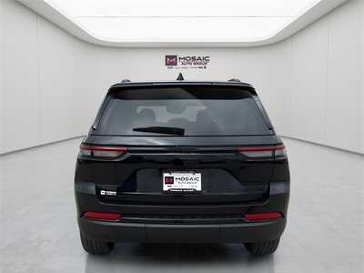 2025 Jeep Grand Cherokee, $48082. Photo 4