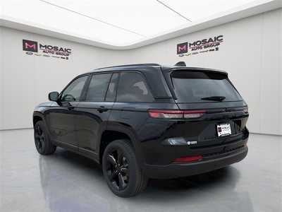 2025 Jeep Grand Cherokee, $48082. Photo 5