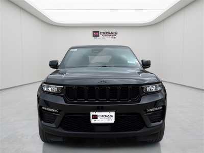 2025 Jeep Grand Cherokee, $48082. Photo 8