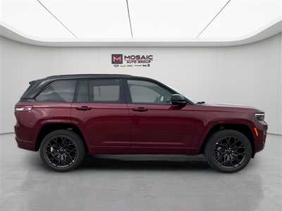 2025 Jeep Grand Cherokee, $62744. Photo 2