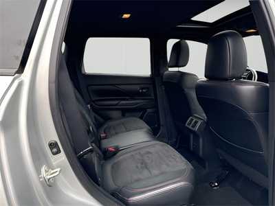 2020 Mitsubishi Outlander, $14490. Photo 11