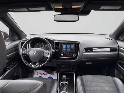 2020 Mitsubishi Outlander, $14490. Photo 12