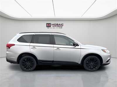 2020 Mitsubishi Outlander, $14490. Photo 2