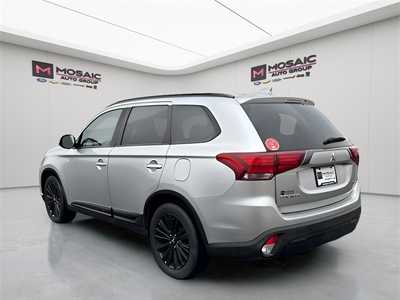 2020 Mitsubishi Outlander, $14490. Photo 5