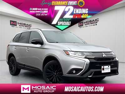 2020 Mitsubishi Outlander, $14490. Photo 1