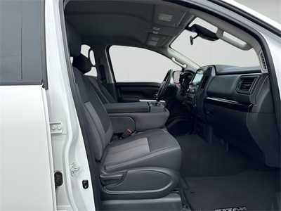 2023 Nissan Titan, $27490. Photo 10