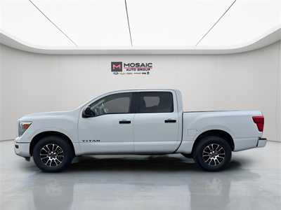 2023 Nissan Titan, $27490. Photo 6