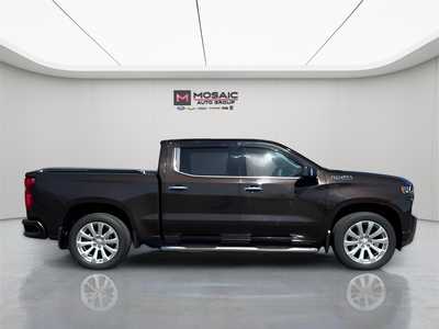 2019 Chevrolet 1500 Crew Cab, $30990. Photo 2