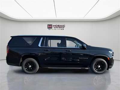 2023 Chevrolet Suburban, $43990. Photo 2
