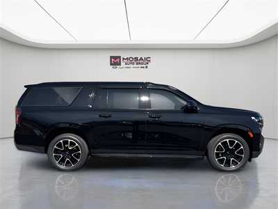 2023 Chevrolet Suburban, $54990. Photo 2
