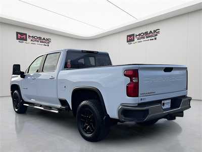 2020 Chevrolet 3500 Crew Cab, $43990. Photo 5
