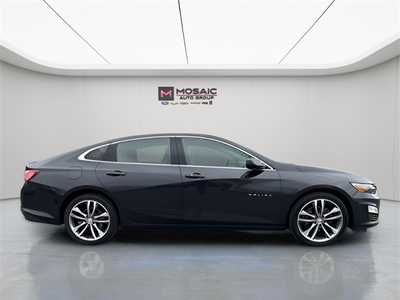 2022 Chevrolet Malibu, $17990. Photo 2