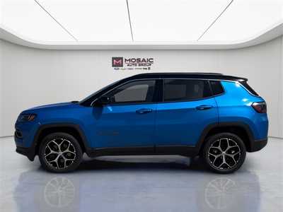 2024 Jeep Compass, $25990. Photo 6