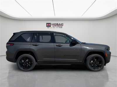 2025 Jeep Grand Cherokee, $44973. Photo 2