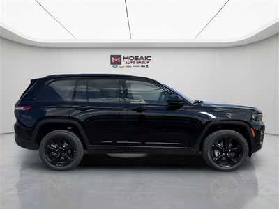 2025 Jeep Grand Cherokee, $50827. Photo 2