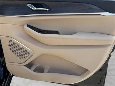 2025 Jeep Grand Cherokee, $50827. Photo 9