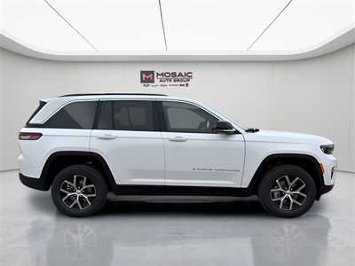 2025 Jeep Grand Cherokee, $43848. Photo 2