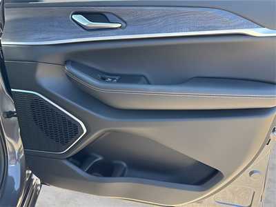 2025 Jeep Grand Cherokee, $56664. Photo 10