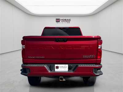 2024 Chevrolet 2500 Crew Cab, $69990. Photo 5