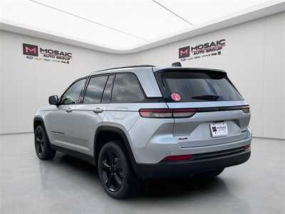 2025 Jeep Grand Cherokee, $48282. Photo 5