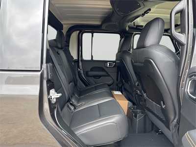 2025 Jeep Gladiator, $49597. Photo 11