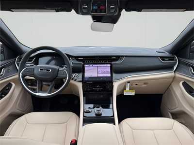 2025 Jeep Grand Cherokee, $44366. Photo 12