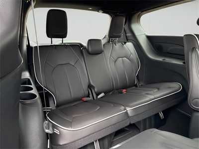 2025 Chrysler Pacifica, $52580. Photo 12