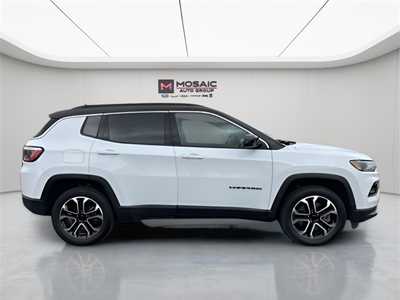 2024 Jeep Compass, $25990. Photo 2