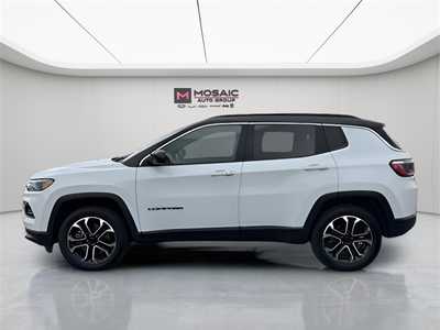 2024 Jeep Compass, $25990. Photo 6