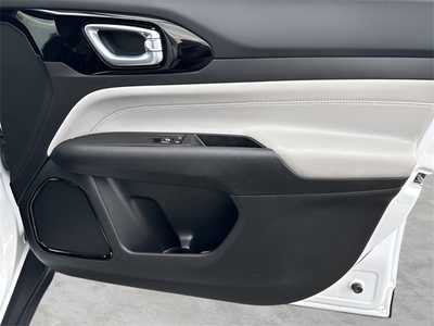 2024 Jeep Compass, $25990. Photo 9