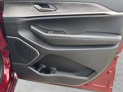 2025 Jeep Grand Cherokee, $56664. Photo 9