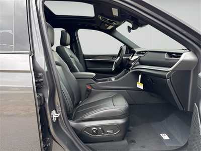 2025 Jeep Grand Cherokee, $48282. Photo 10