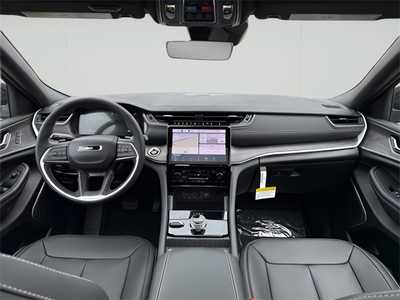 2025 Jeep Grand Cherokee, $48282. Photo 12