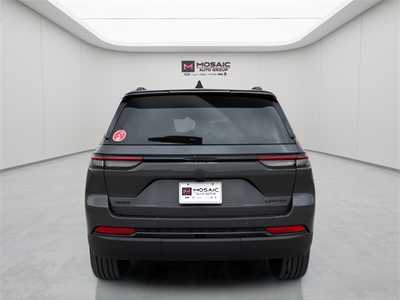 2025 Jeep Grand Cherokee, $48282. Photo 4