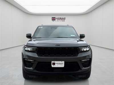 2025 Jeep Grand Cherokee, $48282. Photo 8