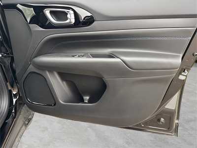 2025 Jeep Compass, $27947. Photo 9