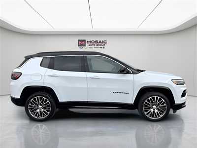 2024 Jeep Compass, $27990. Photo 2