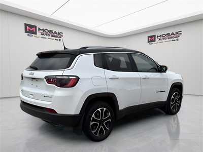 2022 Jeep Compass, $20990. Photo 3